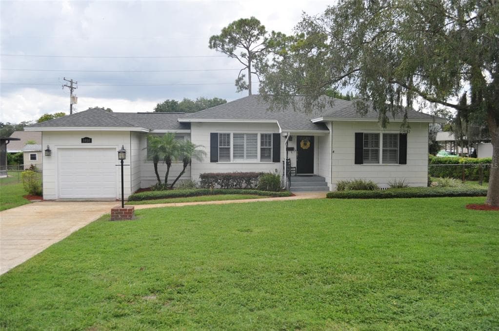 1010 W MEADOWBROOK AVENUE TAMPA, FL 33612