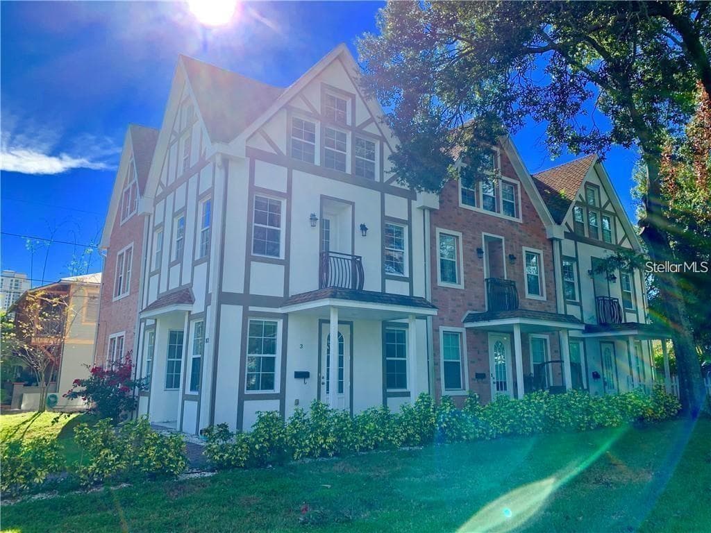 832 BAY STREET NE UNIT 2 ST PETERSBURG, FL 33701