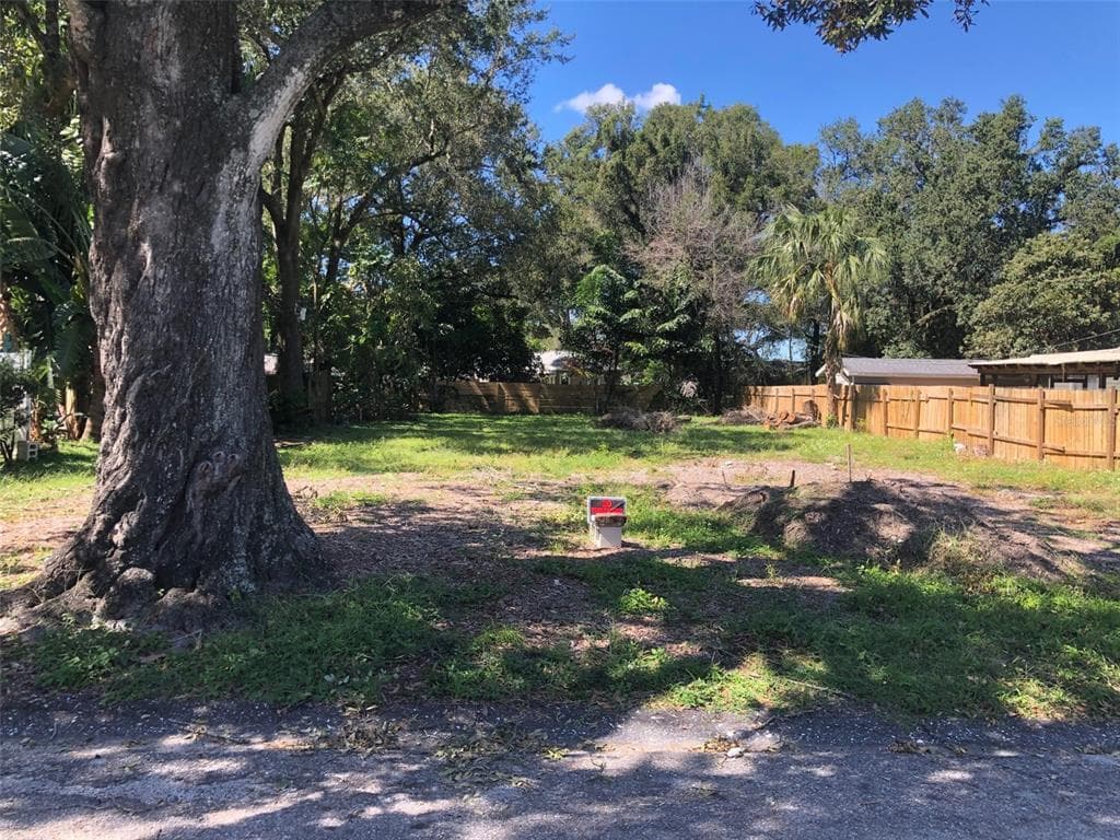 4208 N SEMINOLE AVENUE TAMPA, FL 33603