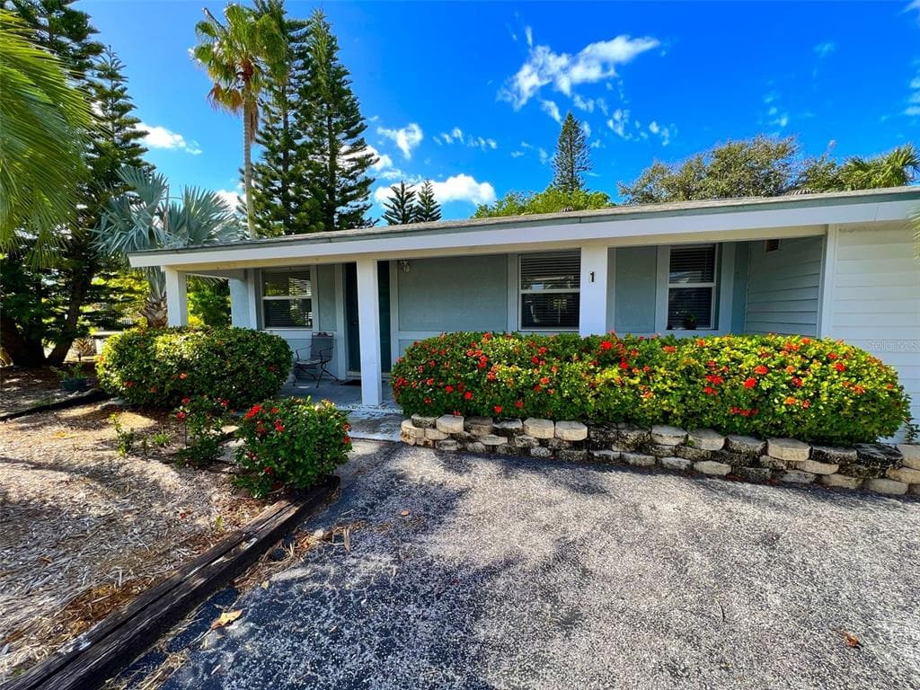 14402 N BAYSHORE DRIVE UNIT 2 MADEIRA BEACH, FL 33708