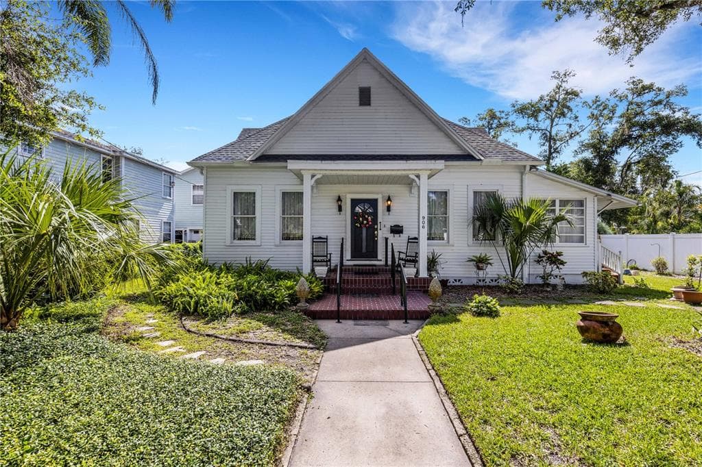 906 N COLLINS STREET PLANT CITY, FL 33563