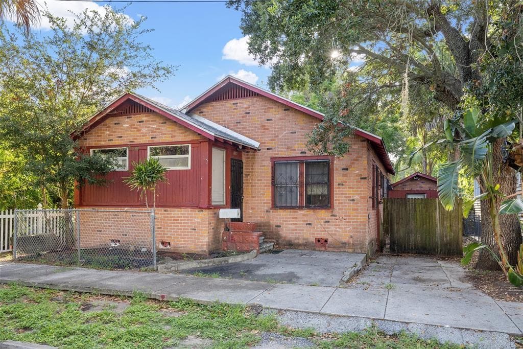 1126 HIGHLAND STREET S ST PETERSBURG, FL 33701