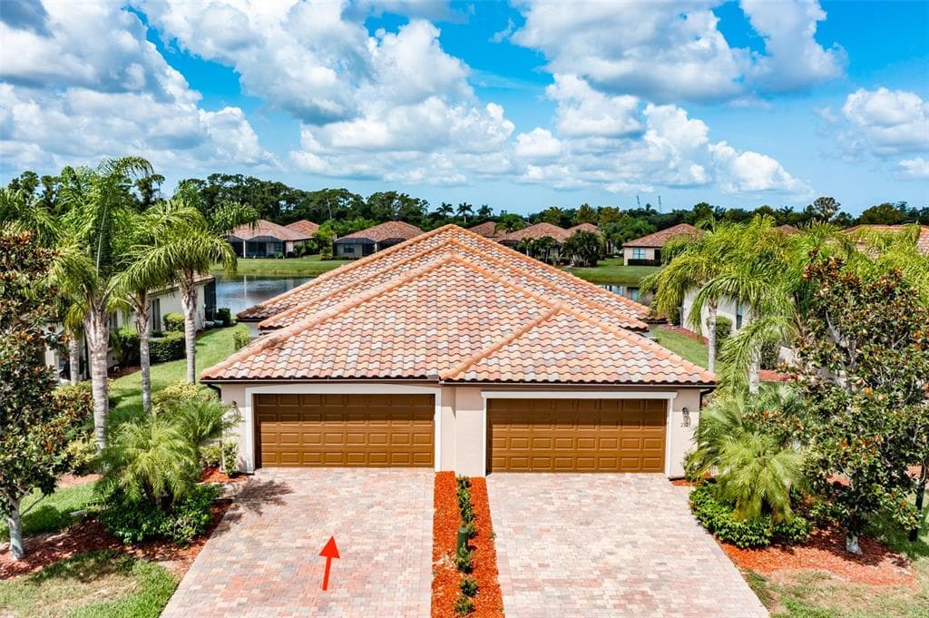 228 BABBLING BROOK RUN BRADENTON, FL 34212