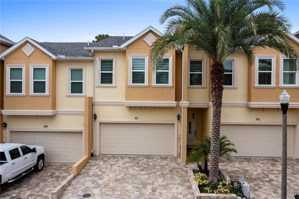 801 GRAND CYPRESS COURT N TARPON SPRINGS, FL 34689