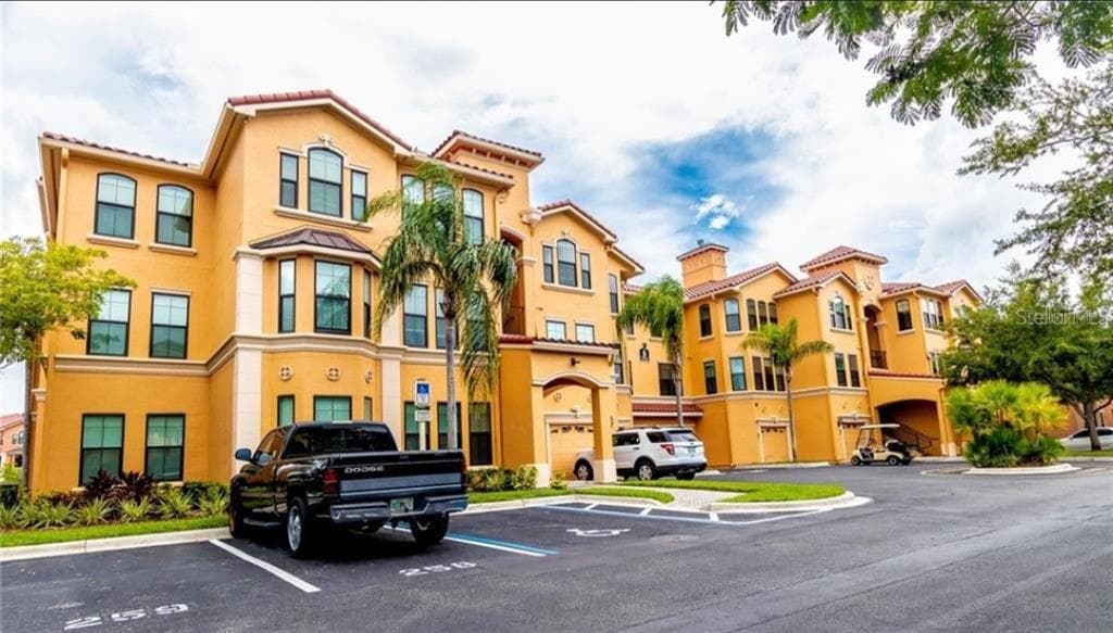 2723 VIA CAPRI UNIT 830 CLEARWATER, FL 33764