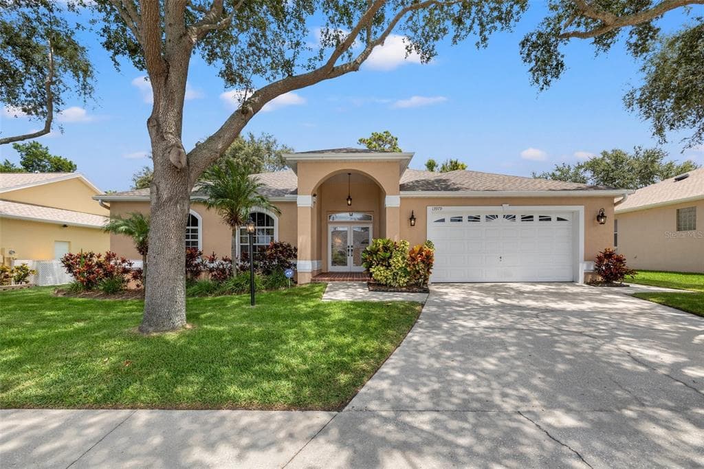 13979 DANIELLE COURT SEMINOLE, FL 33776