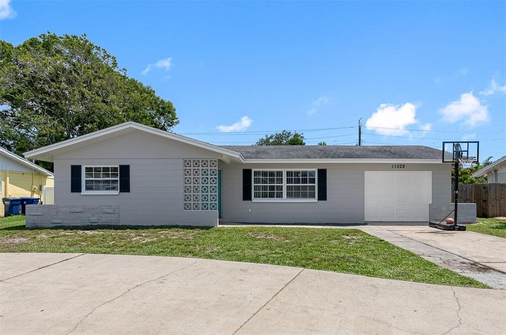 11028 64TH TERRACE SEMINOLE, FL 33772