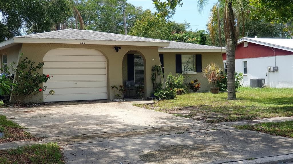 695 34TH ST SE LARGO, FL 33771