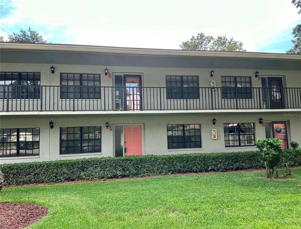 2040 LAKEVIEW DRIVE UNIT 104 CLEARWATER, FL 33763