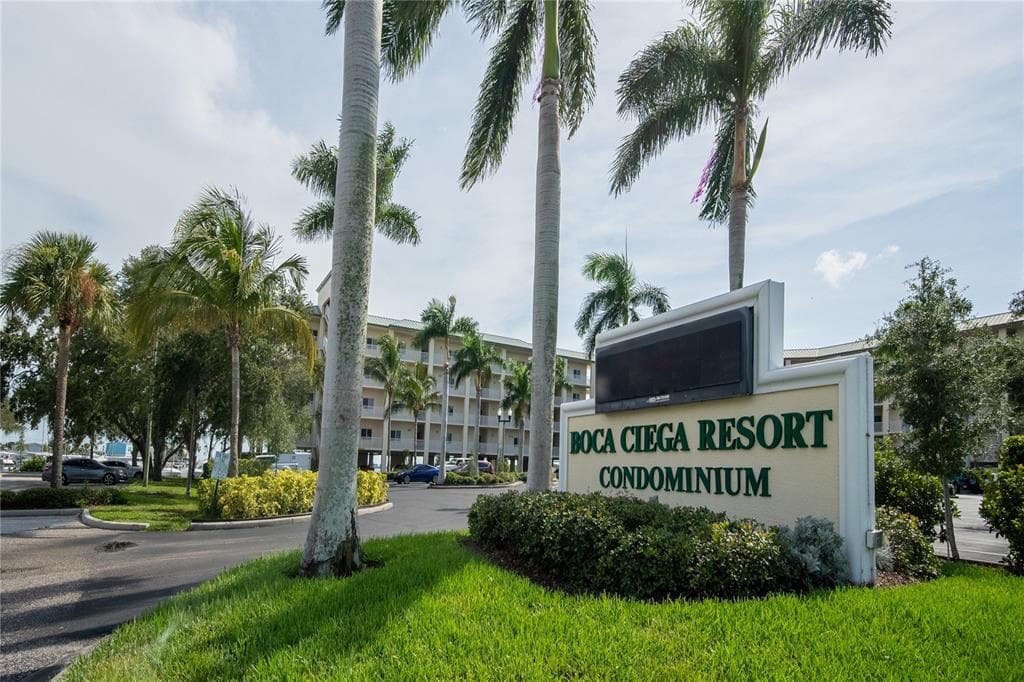 8800 BAY PINES BOULEVARD UNIT 116 ST PETERSBURG, FL 33709