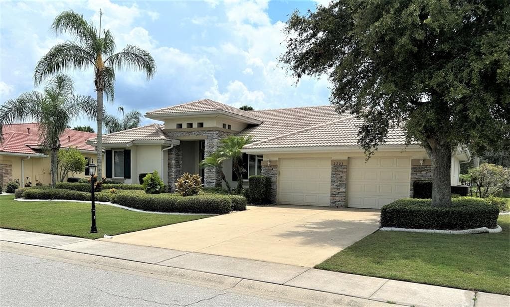 2205 MYRTLE VISTA COURT SUN CITY CENTER, FL 33573