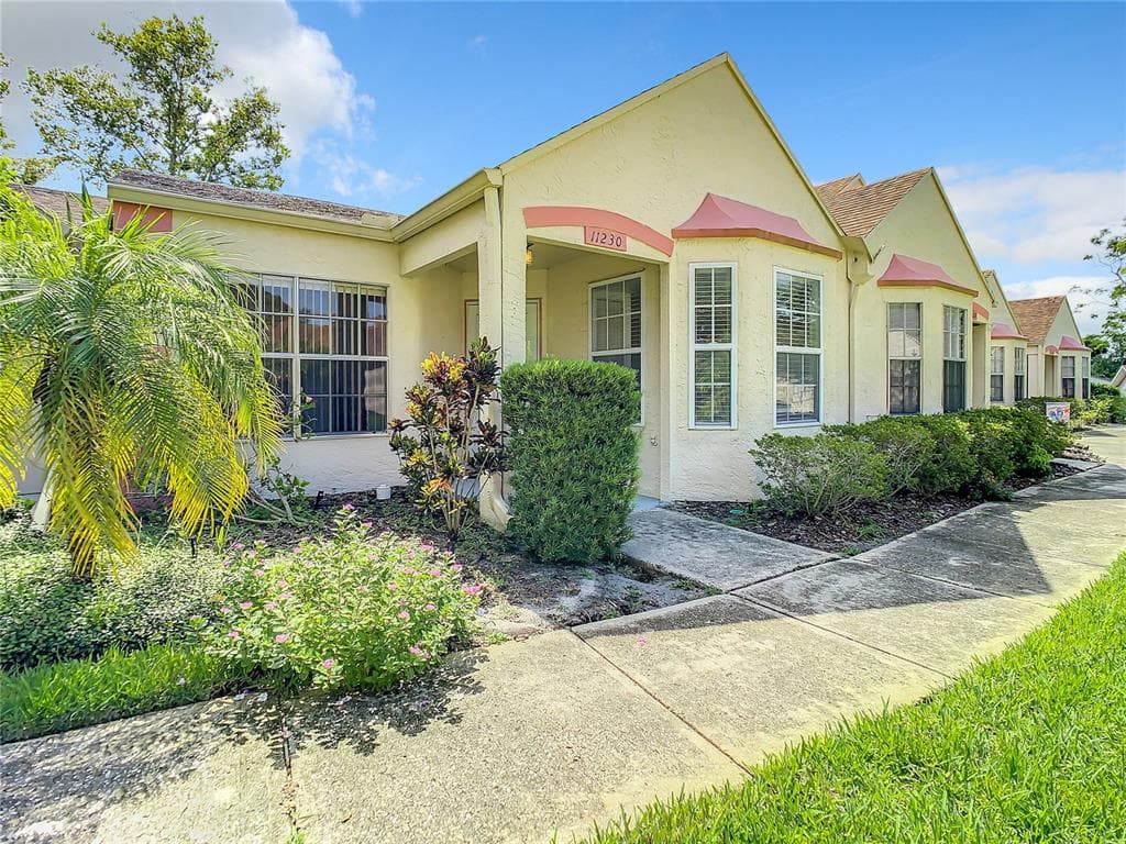 11230 VERSAILLES LANE UNIT 11230 PORT RICHEY, FL 34668