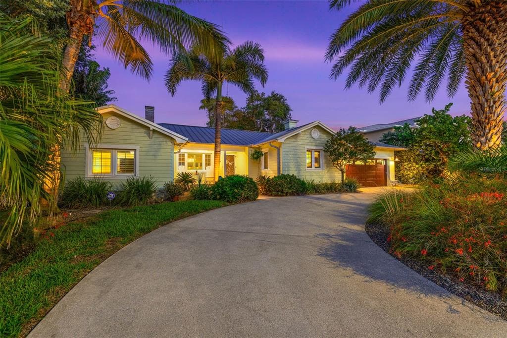 739 BAY ESPLANADE CLEARWATER, FL 33767