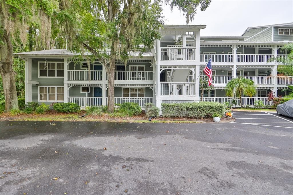 2533 DOLLY BAY DRIVE UNIT 208 PALM HARBOR, FL 34684