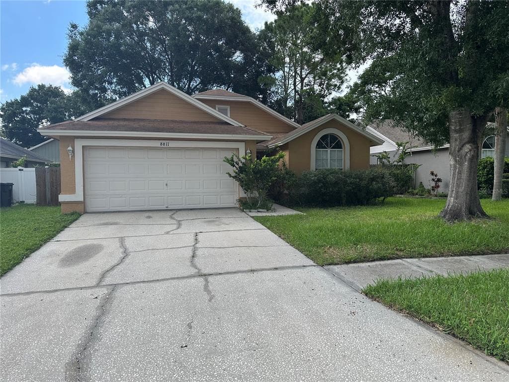 8811 BEELER DRIVE TAMPA, FL 33626