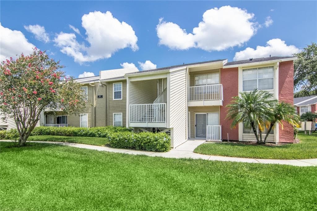 203 LAKE PARSONS GREEN UNIT 206 BRANDON, FL 33511