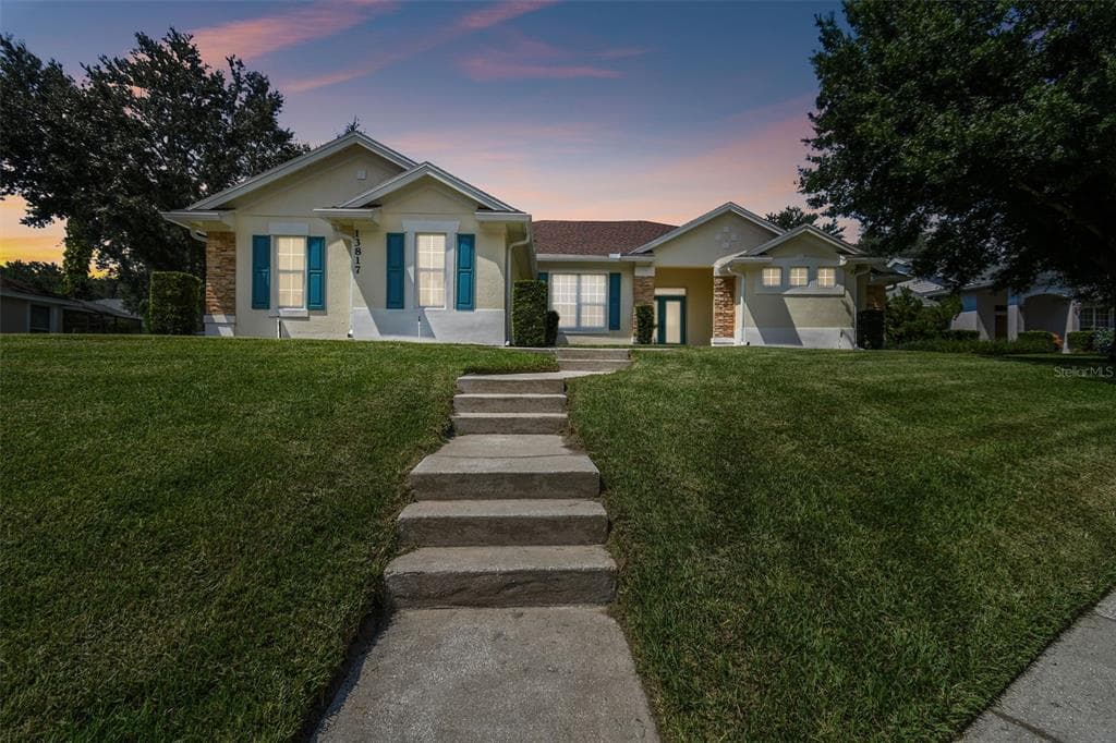 13817 VIA ROMA CIRCLE