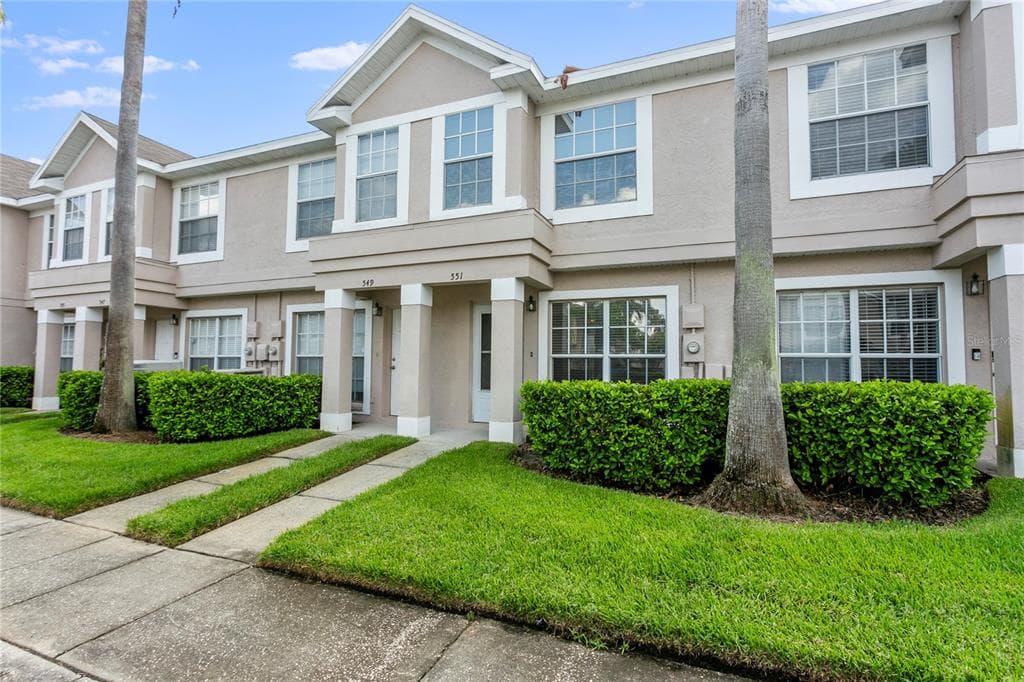 551 KENSINGTON LAKE CIRCLE BRANDON, FL 33511