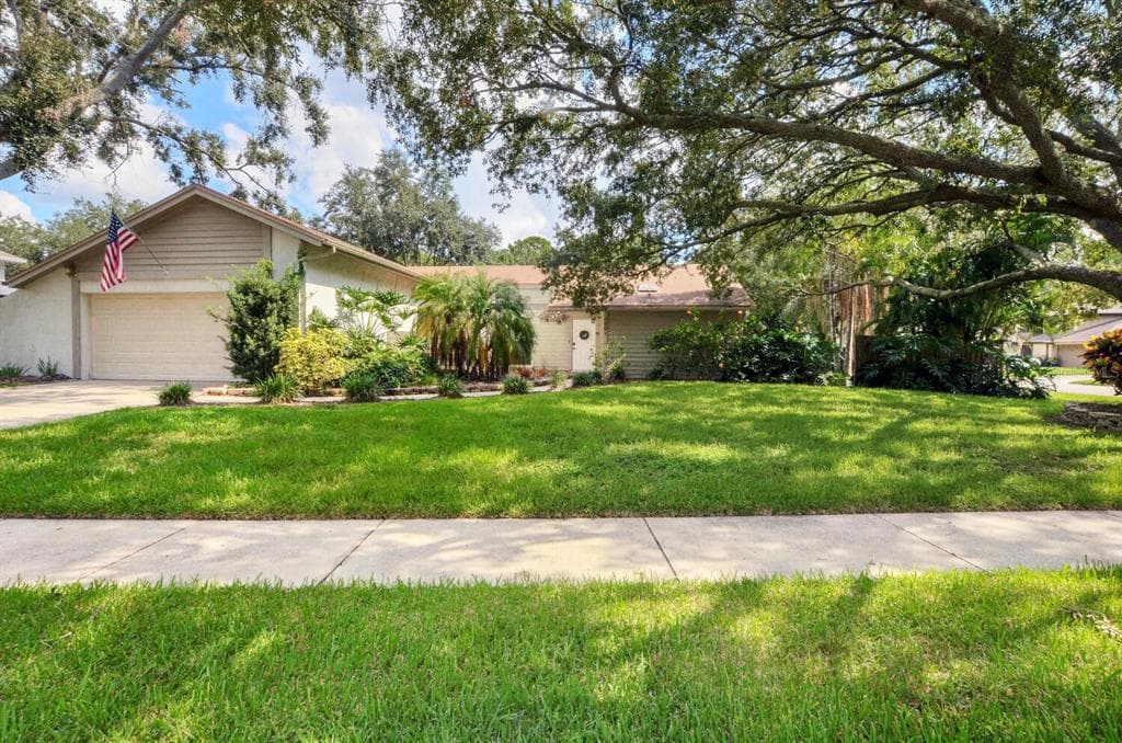 4601 FARMHOUSE DRIVE TAMPA, FL 33624