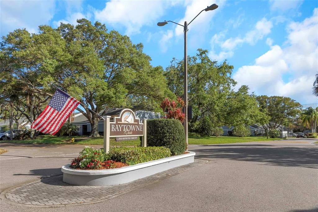 34 PENZANCE COURT SAFETY HARBOR, FL 34695
