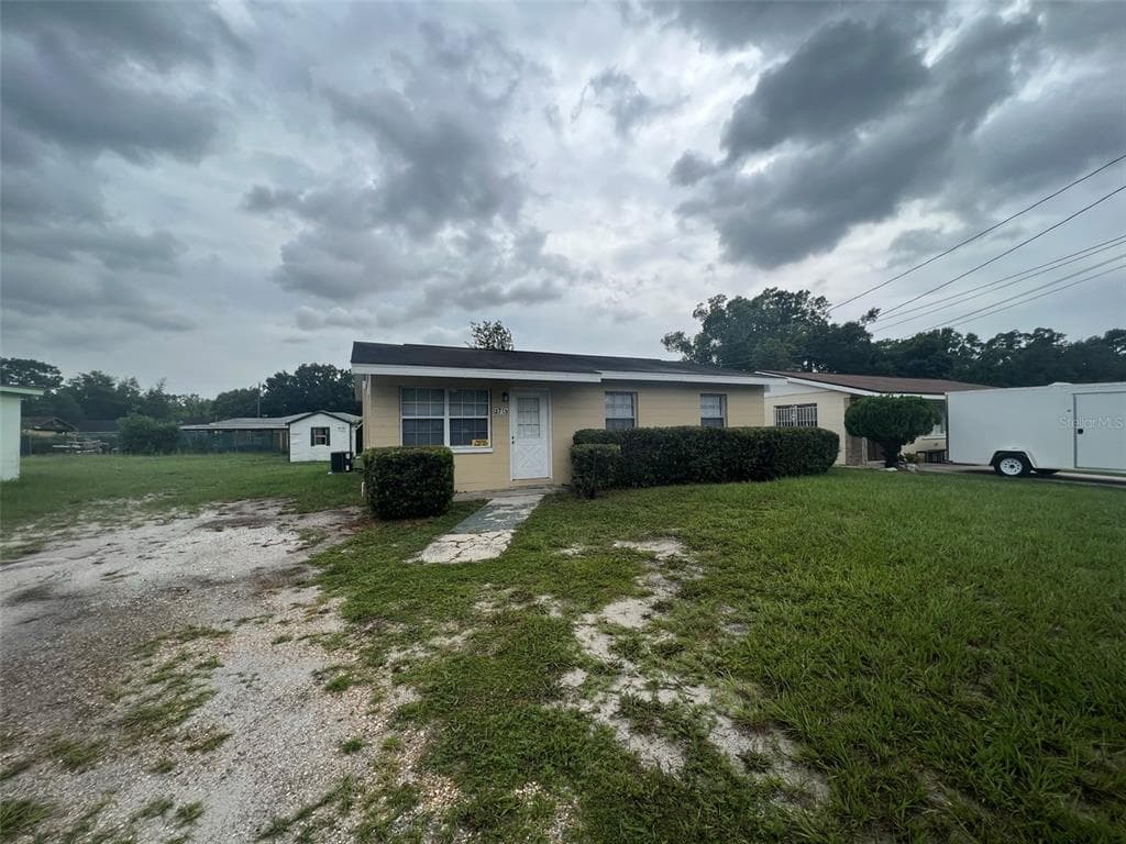 3715 E MCBERRY STREET TAMPA, FL 33610