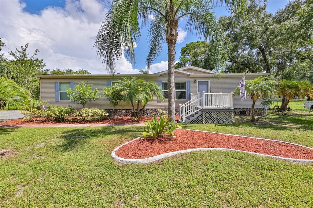 2825 METRO DRIVE RUSKIN, FL 33570