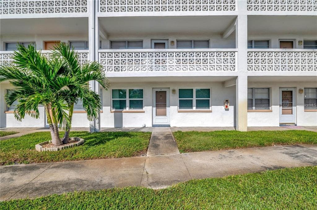 1000 79TH AVE N UNIT 209 ST PETERSBURG, FL 33702