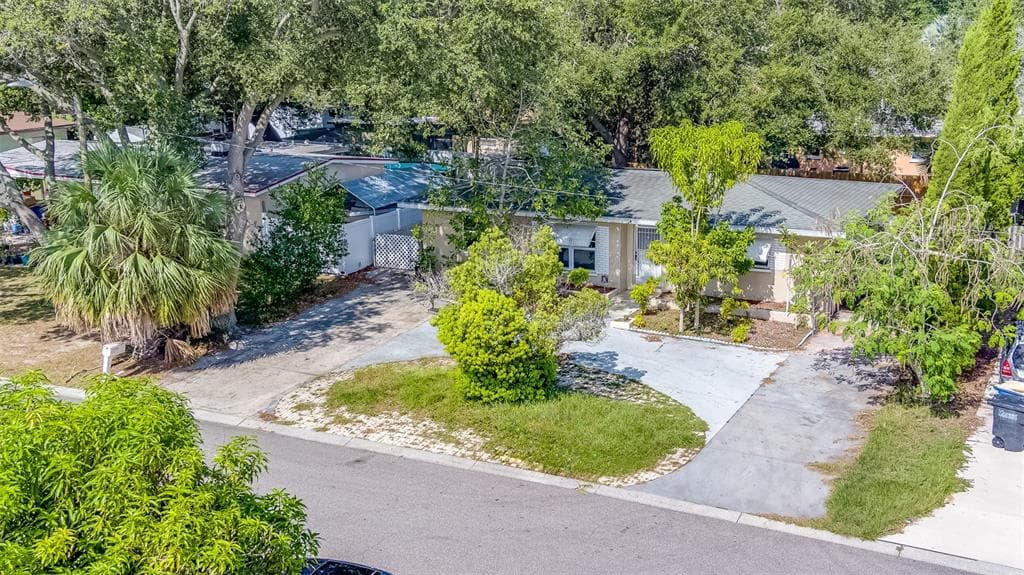 1240 PINEVIEW AVENUE CLEARWATER, FL 33756