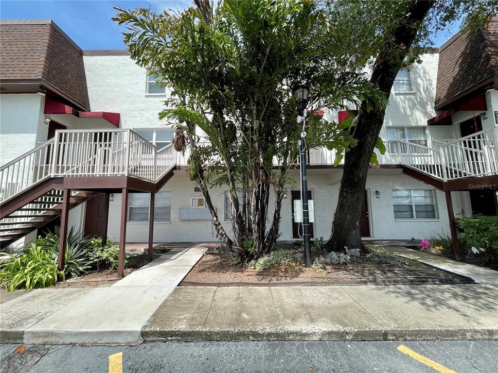 9209 TUDOR DRIVE UNIT C203 TAMPA, FL 33615