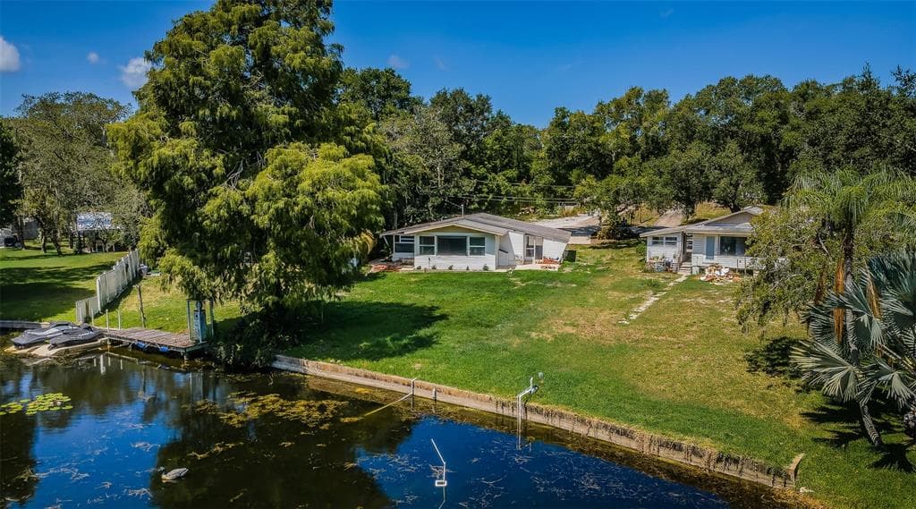 1273 LAGOON ROAD TARPON SPRINGS, FL 34689