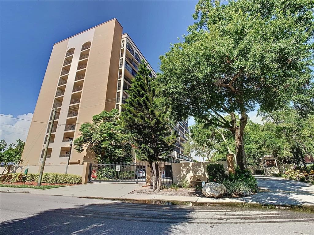 3211 W SWANN AVENUE UNIT 602 TAMPA, FL 33609