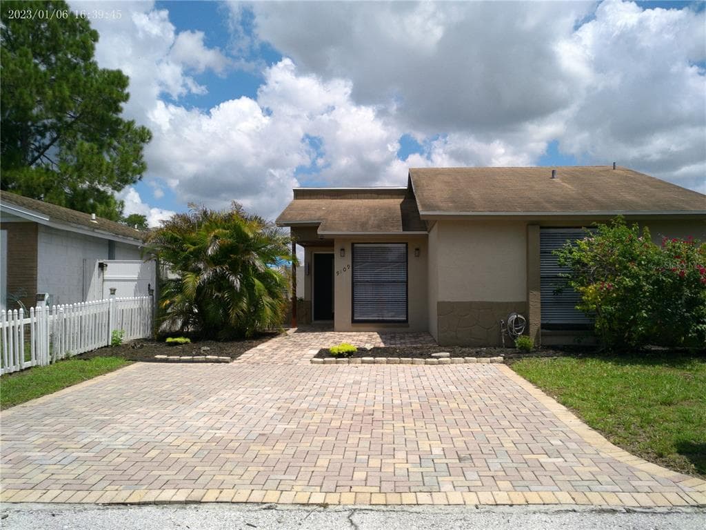 9109 SUFFIELD COURT