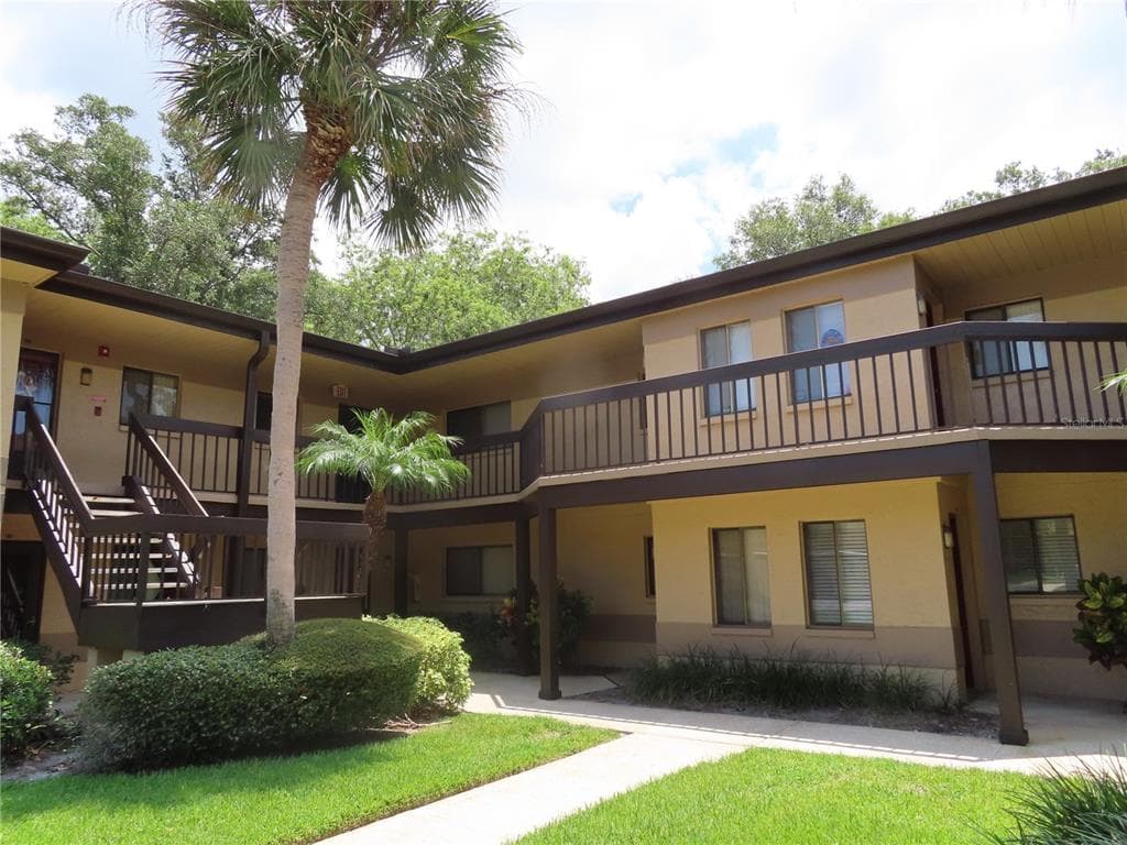 2682 SABAL SPRINGS CIRCLE UNIT 106 CLEARWATER, FL 33761