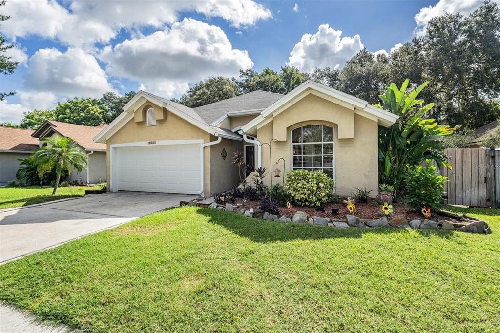 5840 ESTES LANE WESLEY CHAPEL, FL 33545