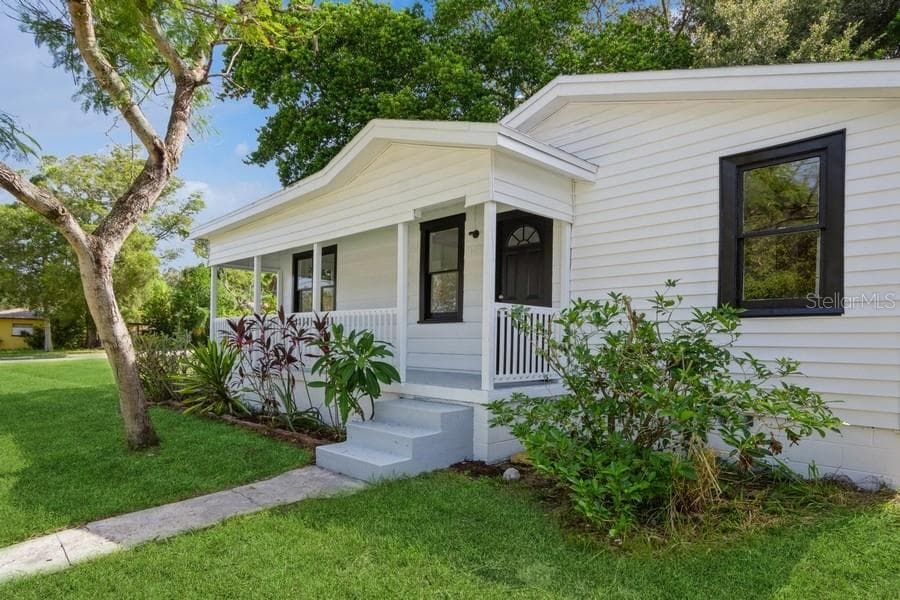403 S HILLCREST AVENUE CLEARWATER, FL 33756