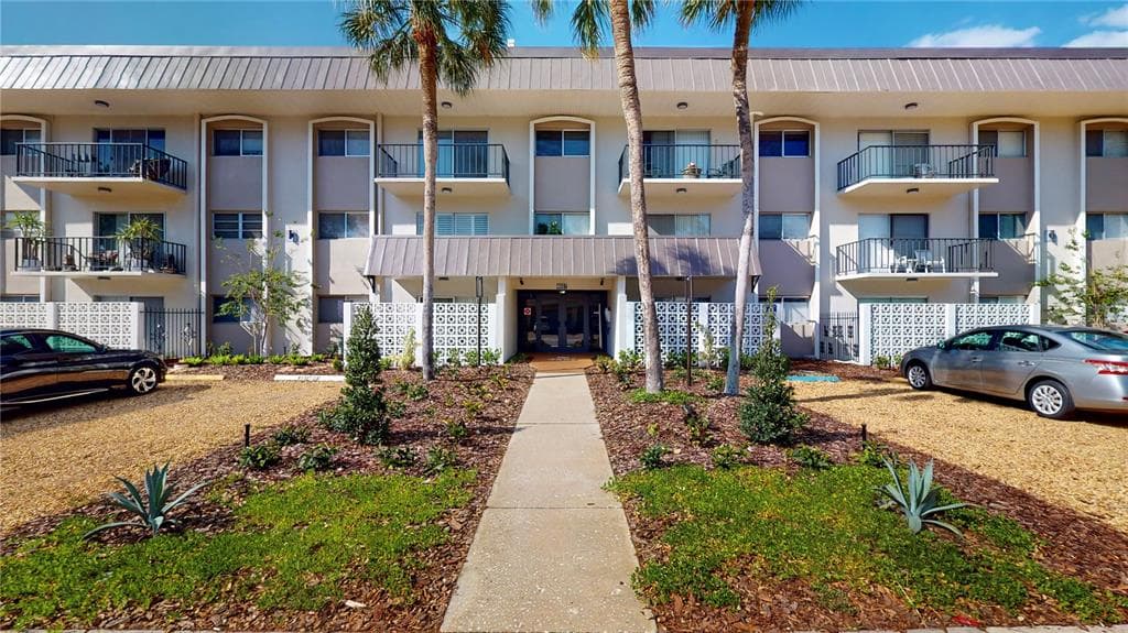 4611 W FIG STREET UNIT 306 TAMPA, FL 33609