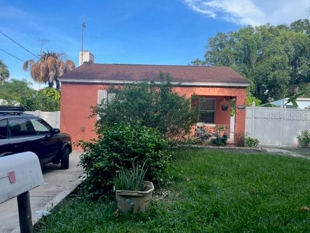 7805 N RIVERDALE AVENUE TAMPA, FL 33604