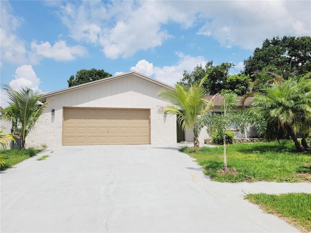 7724 HINSDALE DRIVE