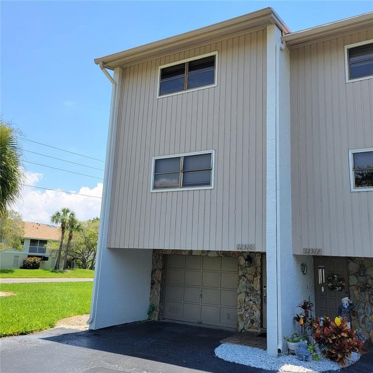 12310 CAPRI CIRCLE N TREASURE ISLAND, FL 33706
