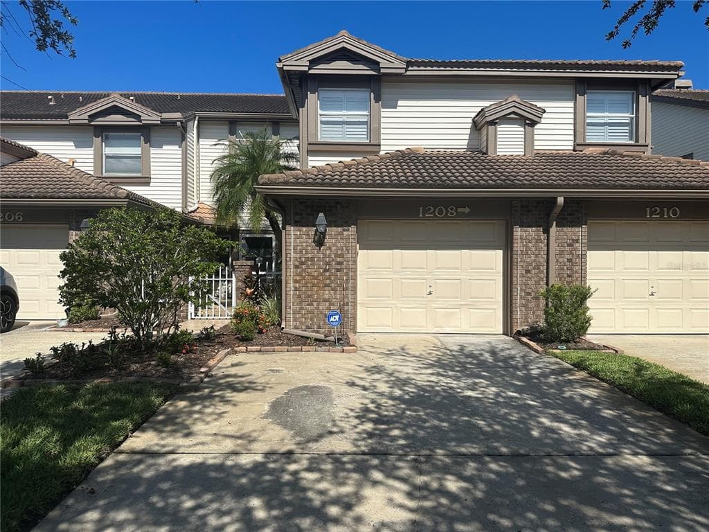 1208 CLAYS TRAIL OLDSMAR, FL 34677