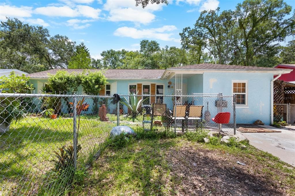 4405 DOLPHIN DRIVE TAMPA, FL 33617