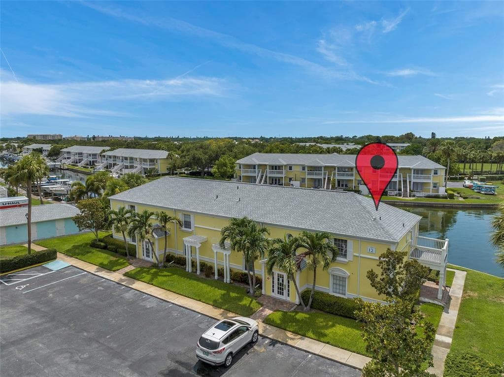 4715 COQUINA KEY DRIVE SE UNIT D ST PETERSBURG, FL 33705