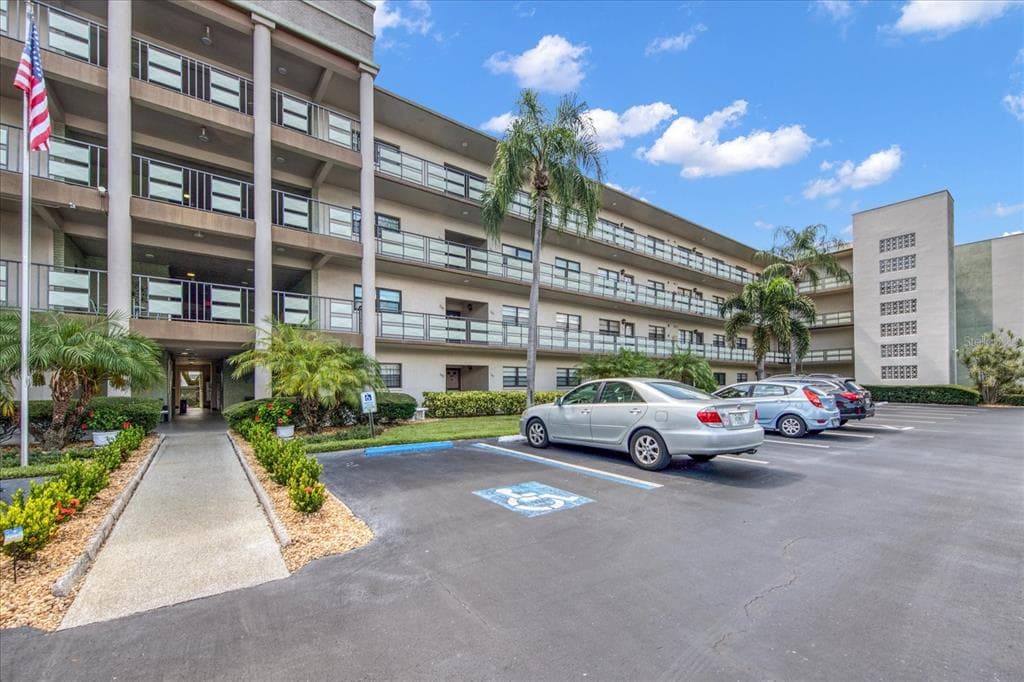 6080 80TH STREET N UNIT 415 ST PETERSBURG, FL 33709