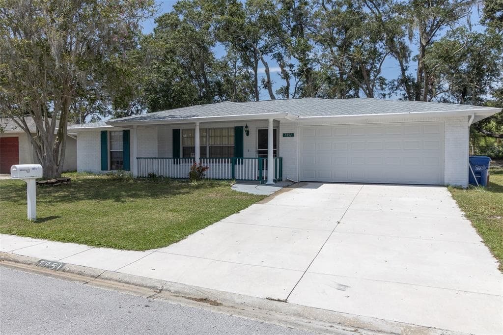 7851 FOXWOOD DR NEW PORT RICHEY, FL 34653