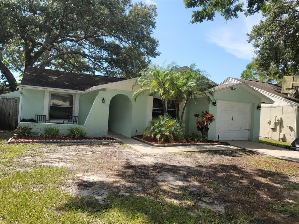 3303 RUSSETT DRIVE TAMPA, FL 33618