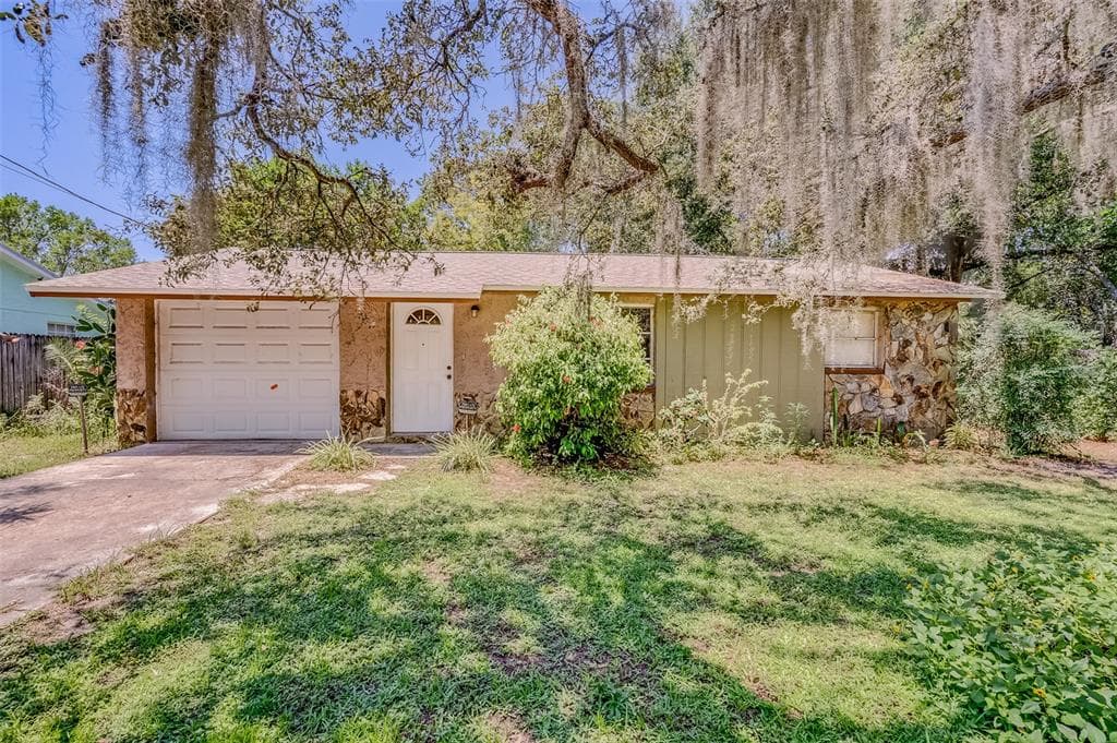 6809 MOSS DRIVE NEW PORT RICHEY, FL 34653