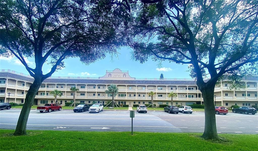 2170 AMERICUS BOULEVARD N UNIT 41 CLEARWATER, FL 33763