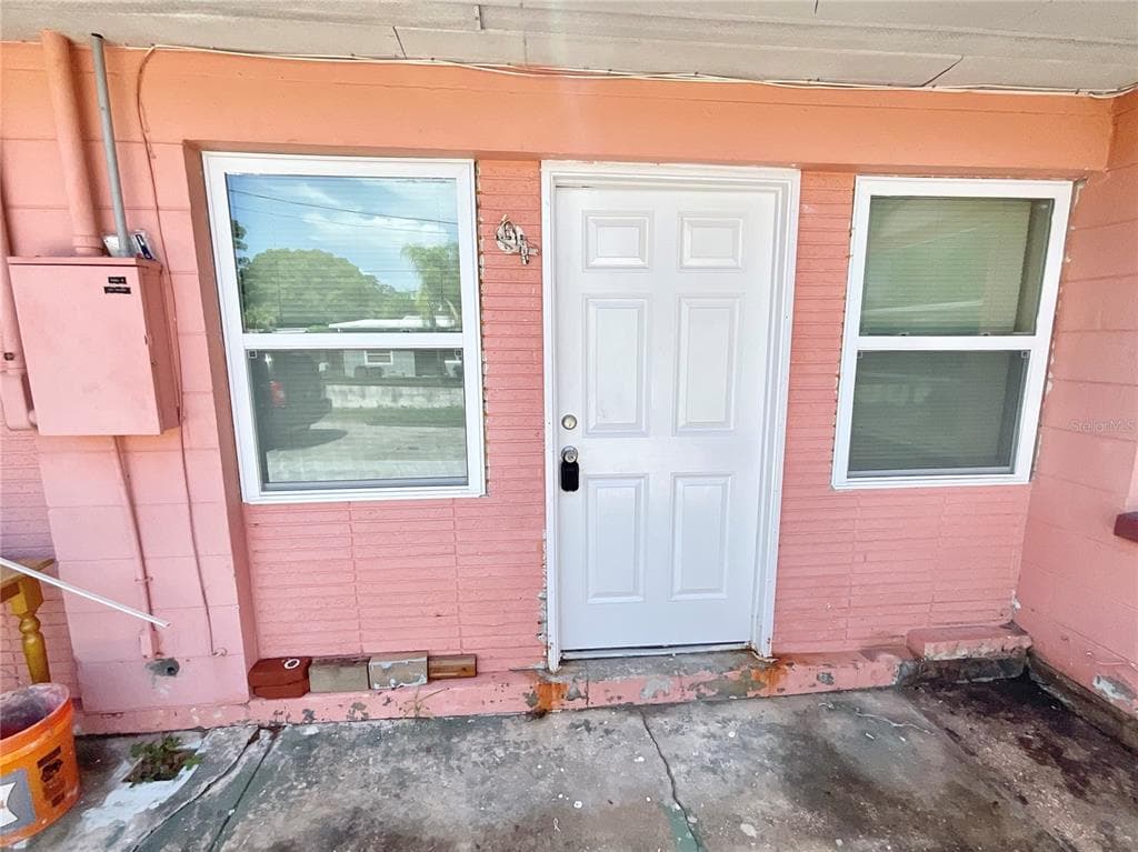 2117 CALUSA TRAIL UNIT B HOLIDAY, FL 34690