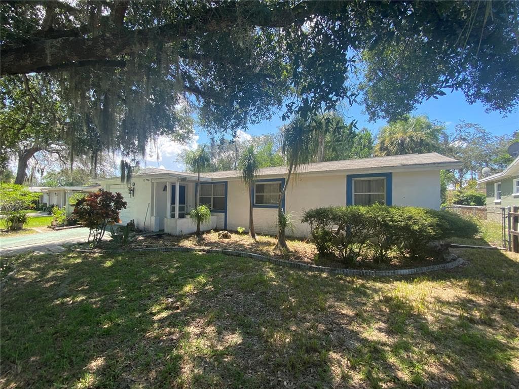 5532 FRONT DRIVE HOLIDAY, FL 34690