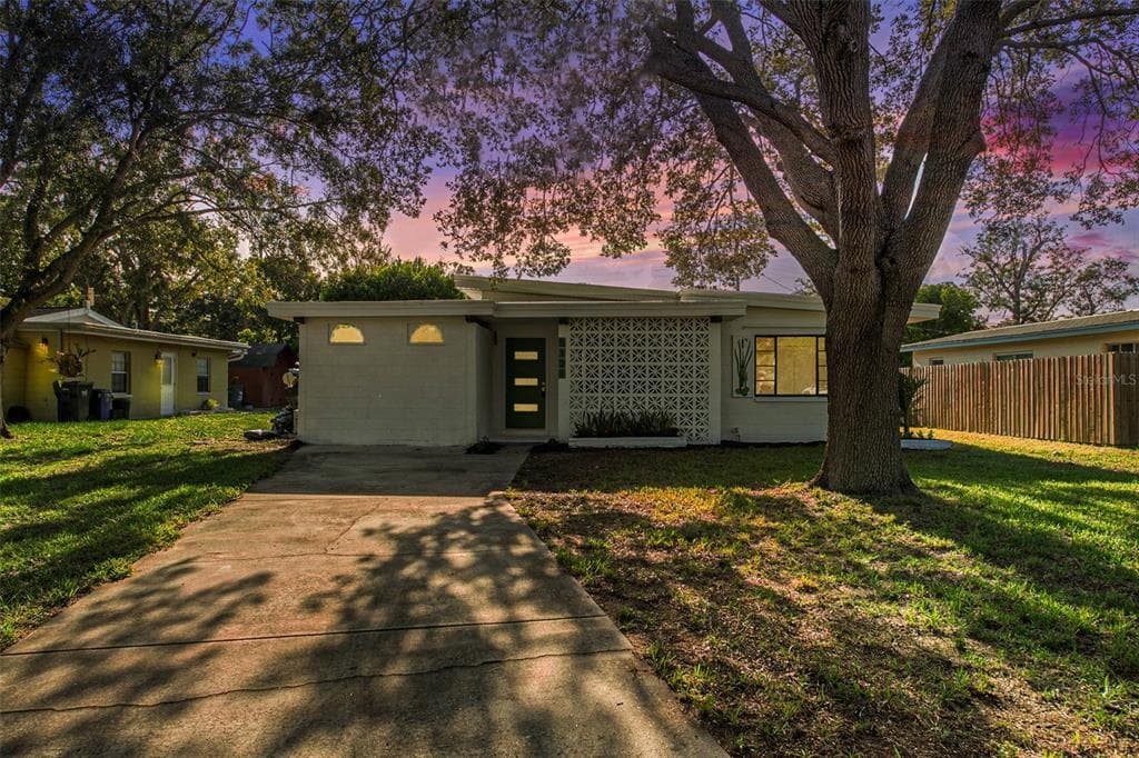 5121 FLAMINGO DRIVE ST PETERSBURG, FL 33714